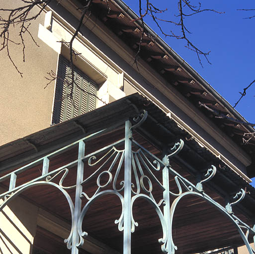 Véranda. Détail de la ferronnerie.