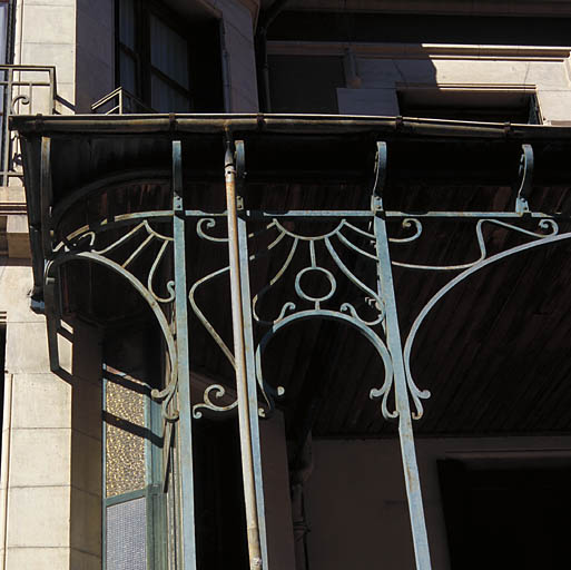 Véranda. Détail de la ferronnerie.
