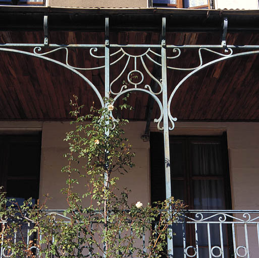 Véranda. Détail de la ferronnerie.