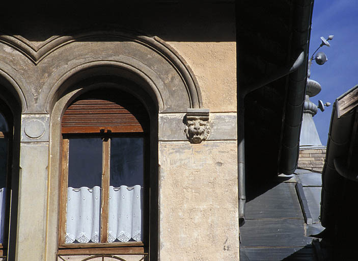 Elévation sud. Détail d'une baie.