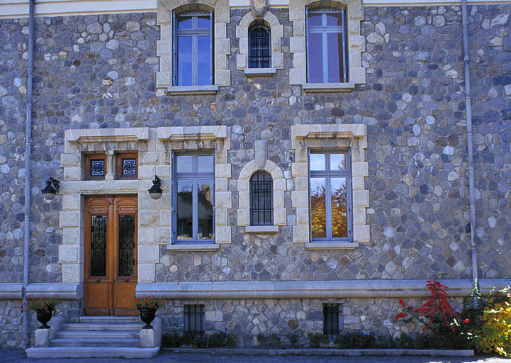 Elévation ouest, entrée principale.