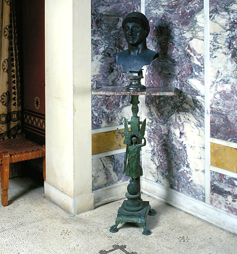 Ensemble table, buste