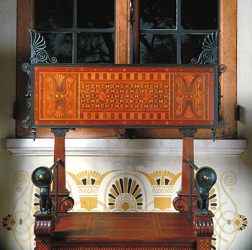 Ensemble fauteuil, tabouret de pied