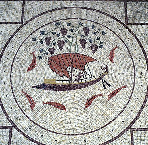 Scène centrale : Dionysos et les pirates tyrrhéniens.