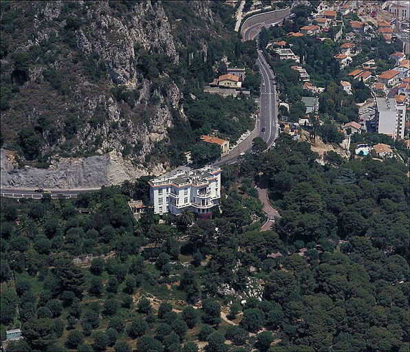 Vue aérienne depuis le sud.
