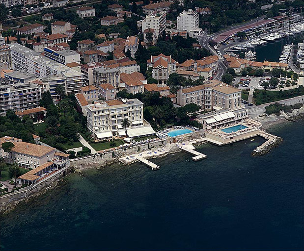 Vue aérienne depuis le sud.