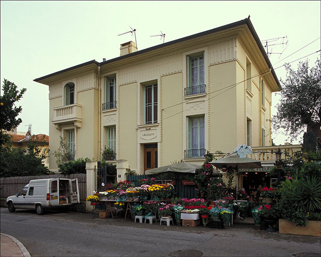 Vue d'ensemble de la façade nord de l'immeuble dit L'Aiguillette.