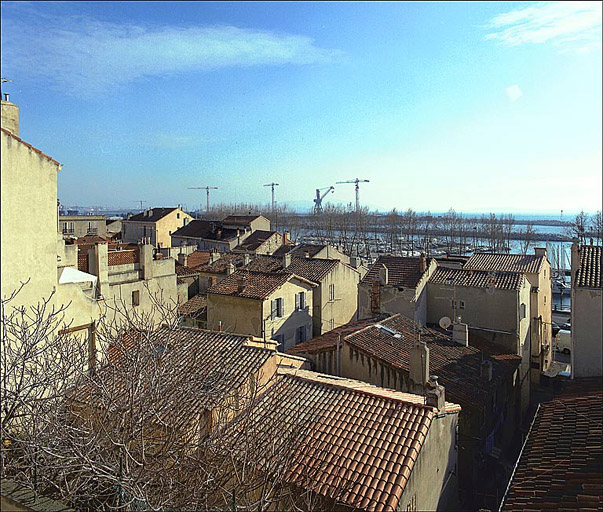 Vue du secteur de l'ancien hameau, partie est, depuis la terrasse de la place Malleterre.