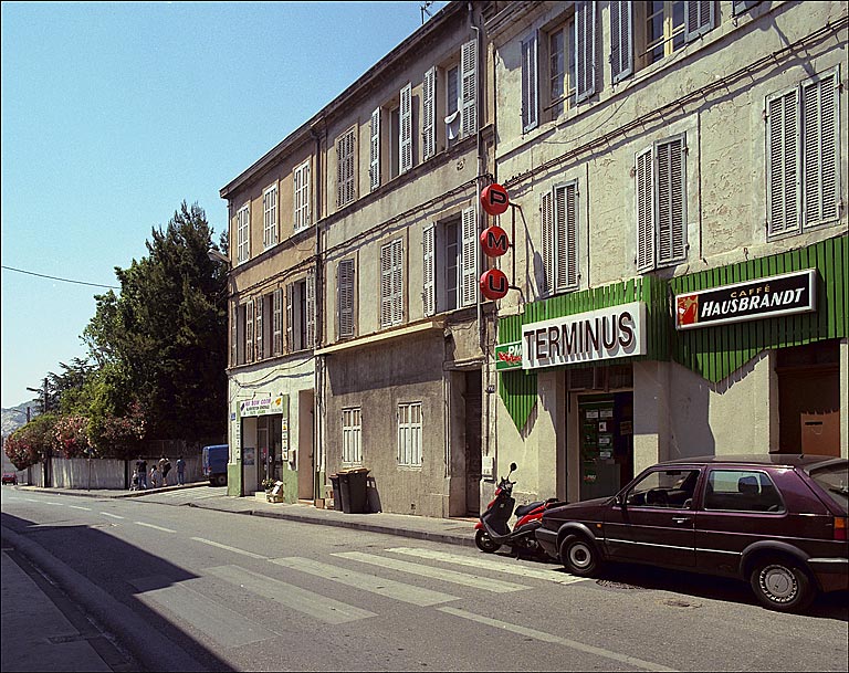 Immeubles de rapport, 64-66 rue Le-Pelletier, (parcelles Estaque H 5 et 6) construits en 1865 par Joseph Valarino, débitant de tabac domicilié dans le centre ville de Marseille.