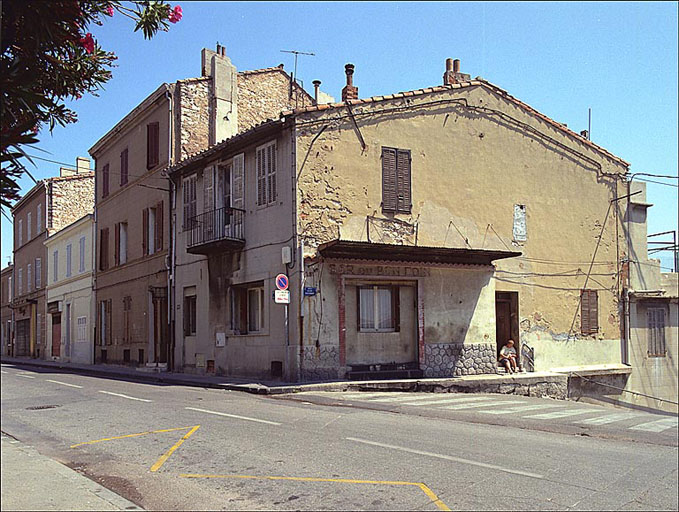 Vue prise à l'angle de la rue Le-Pelletier et de l'allée Sacoman : maison 93 rue Le-Pelletier, parcelle H 173, construite en 1877 pour Sabin Marron, maçon.