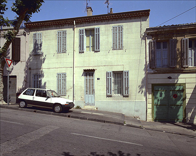 Fig. 36 - Maisons, 5, 7 boulevard Fenouil (parcelles H103, 104), reconstruites en 1915 pour Victoire Cayol, épouse Jean-Baptiste Sacoman, sur un emplacement construit en 1882 pour un charcutier, Léon Cayol qui avait établi là cabanon, écurie et tuerie (abattoir).
