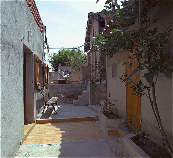 Fig. 40 - Maisons, 6 rue Etienne-Colombel (Riaux, D, 45) construites entre 1882 et 1912 pour Louis Puget, cultivateur, d'une famille de propriétaire foncier du secteur Riaux, Piche.