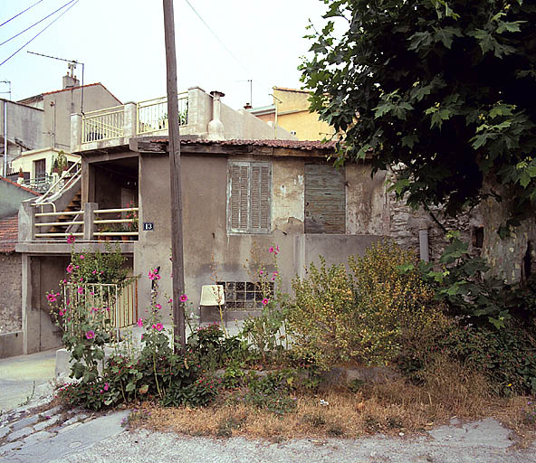 Vue générale de la maison 13, cours Arnaud.