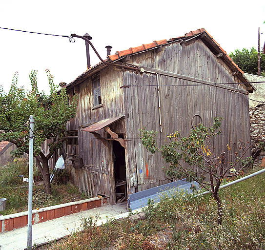 Immeuble à logements, parcelle D 179 : anciens logements de chantier ?. Vue générale de volume pignon-goutereau.