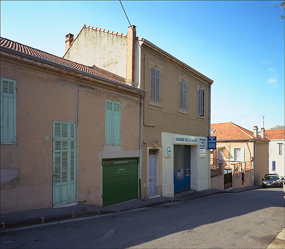 Partie ouest de la rue Mariaud, vue de la maison K 86.