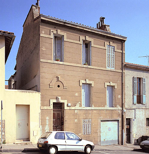 Vue générale de la façade.
