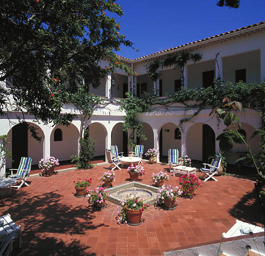 Vue d'ensemble du patio.