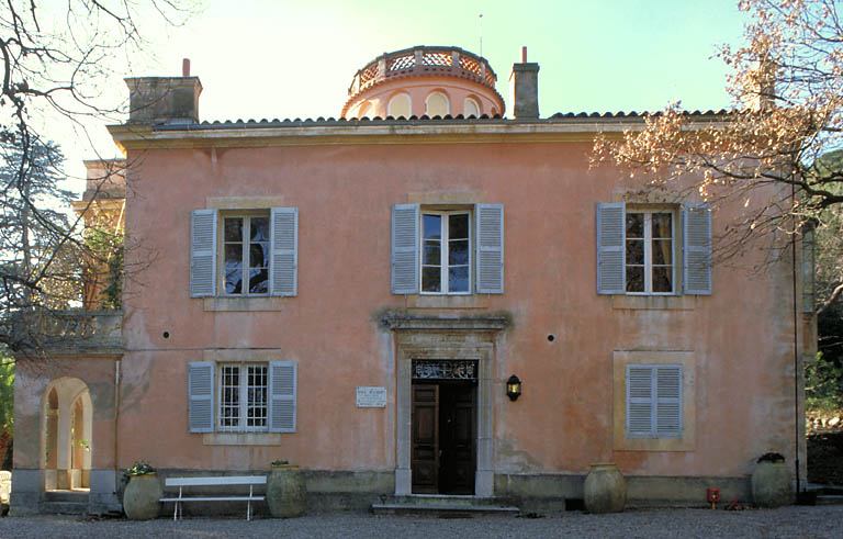 Façade sud-est ; façade antérieure