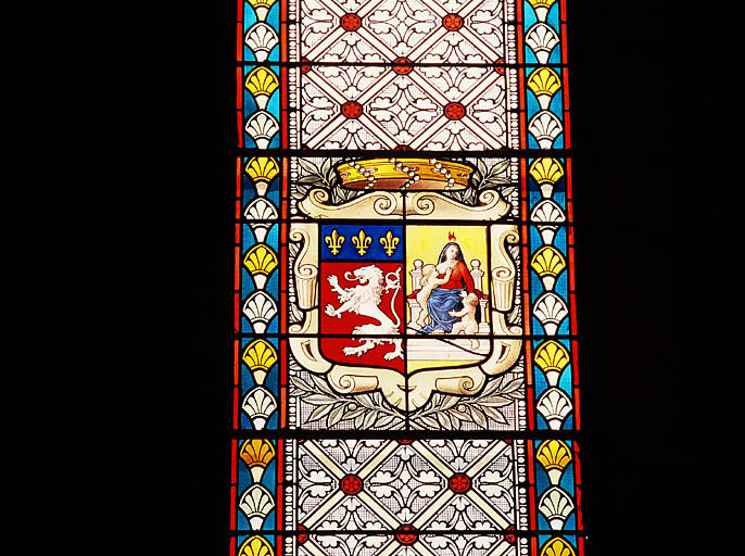 Verrière du transept. Détail. Armes de la ville de Lyon et représentation de la Charité.