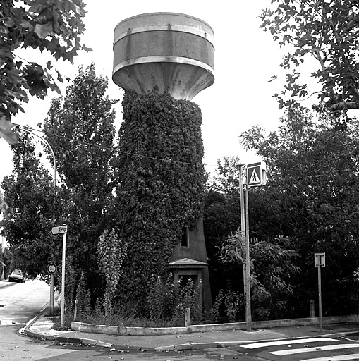 Réservoir de l'ancienne gare des Salins.