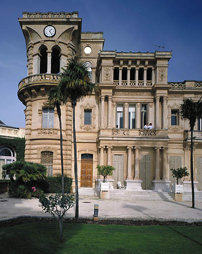 Façade sud. Tours sud-ouest.