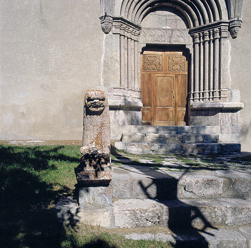 Le lion de gauche. Vue générale.