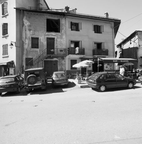 Rue des Champs-Elysées. Maisons adossées aux fortifications (1940 E1 332).