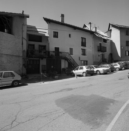 Rue des Champs-Elysées. Maisons adossées aux fortifications (1940 E1 341, 342, 1223, 1224, 1225).