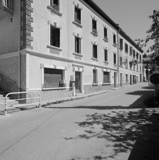 Rue Torre Pellice : alignement de façades.