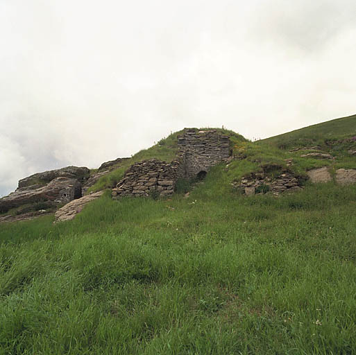 Casernes de Marta : abreuvoir et réservoir.
