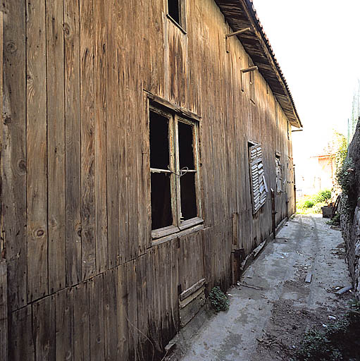 Immeuble à logements, parcelle D 179, anciens logements de chantier ? : vue de l'élévation arrière.