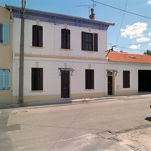 Vue d'une des premières maisons de ville construites sur le faubourg Vauban, à la fin du 19e siècle.