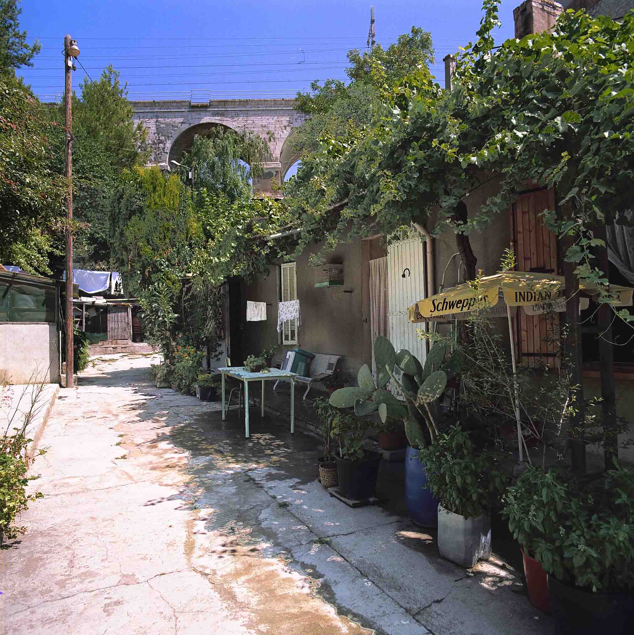 Vue de la façade du logis est.