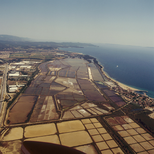Vue aérienne prise de l'ouest.