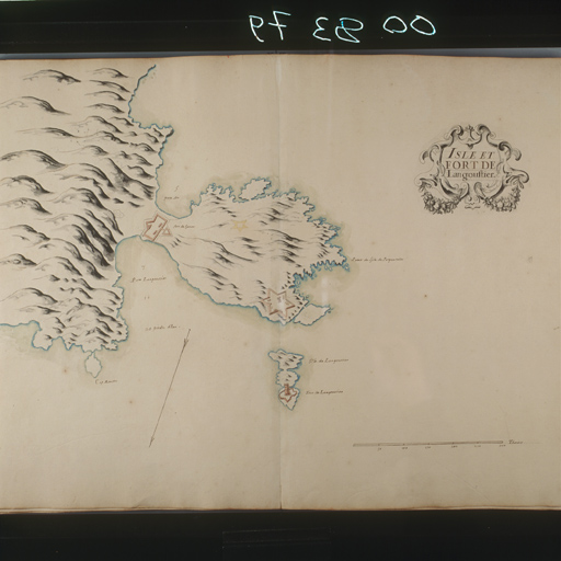 Isle et fort de Langoustier. Vers 1635 ; Isle et fort de Langoustier. Vers 1635. ; Isle et Fort de Langoustier.  Vers 1635 ; Isle et fort de Langoustier. Vers 1635. Le fort de l'Etoile est représenté en plan face à l'île du Petit Langoustier.