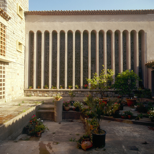 Elévation extérieure sud de la nef prise du patio.