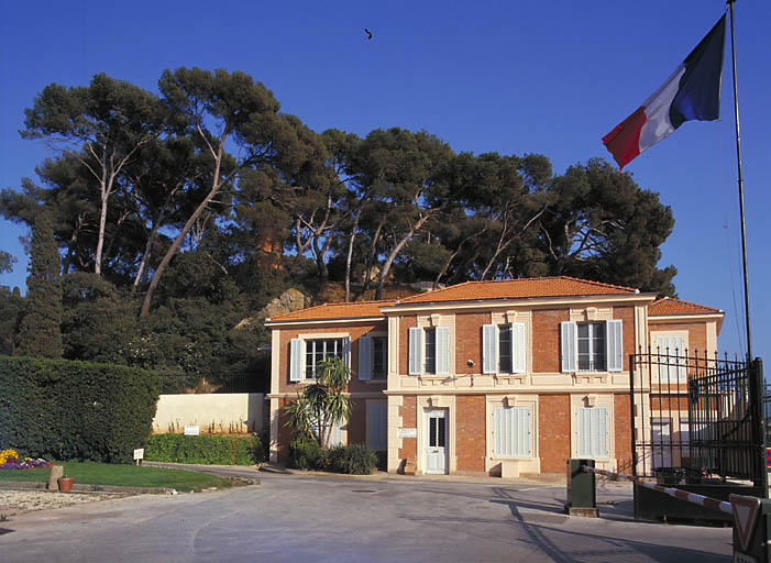 Pavillon d'entrée.