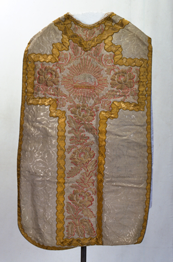 Chasuble. Vue d'ensemble du dos.