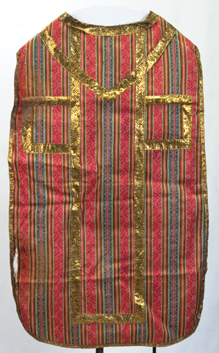 Chasuble de l'ensemble chasuble et voile n°2. Vue d'ensemble du dos.