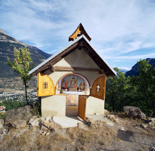 Vue générale avec la porte ouverte.