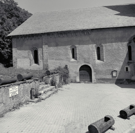 Façade sud. Partie gauche (correspondant aux trois premières travées du collatéral).