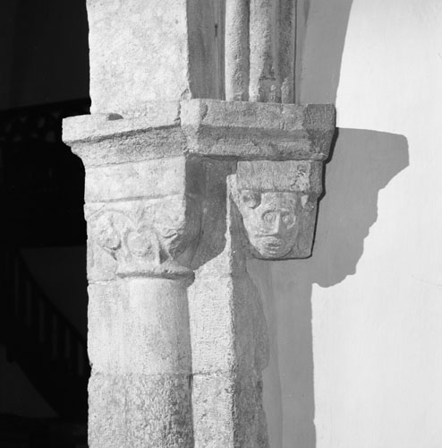 Chapelle nord. Détail d'un culot et d'un chapiteau.