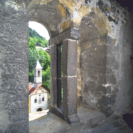 Le clocher. Baies jumelées. Vue prise de l'intérieur, du cinquième étage.