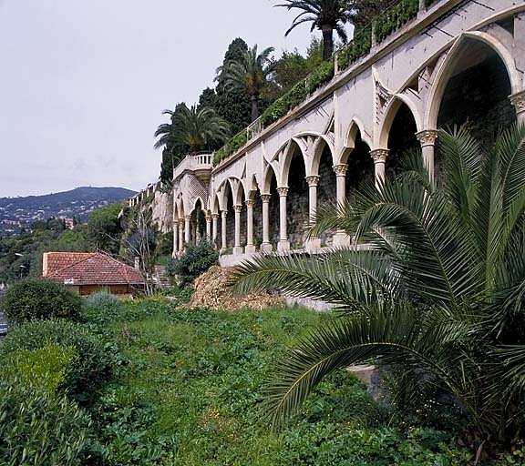 Vue perspective du crypto-portique situé en contrebas de l'allée florentine, depuis le sud-ouest.