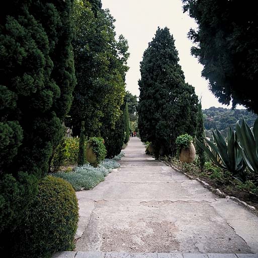 Vue d'ensemble de la rampe de l'allée florentine, depuis le nord.