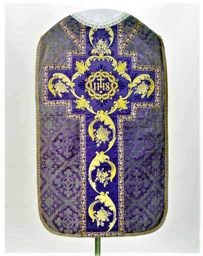 Chasuble : vue d'ensemble du dos.