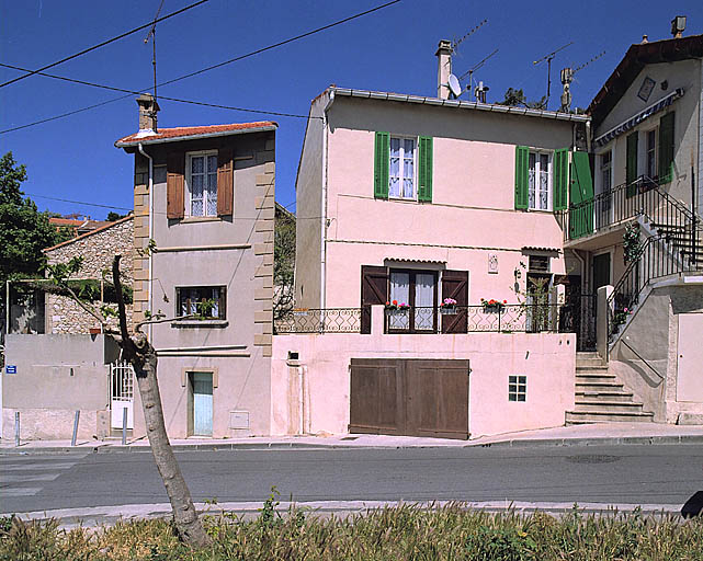Immeuble à logement construit en 1923 pour un artisan cordonnier, augmenté en 1946. Vue générale.