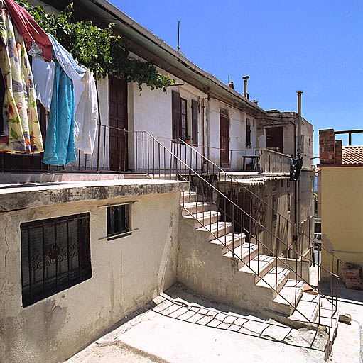 Maison puis immeuble à logements