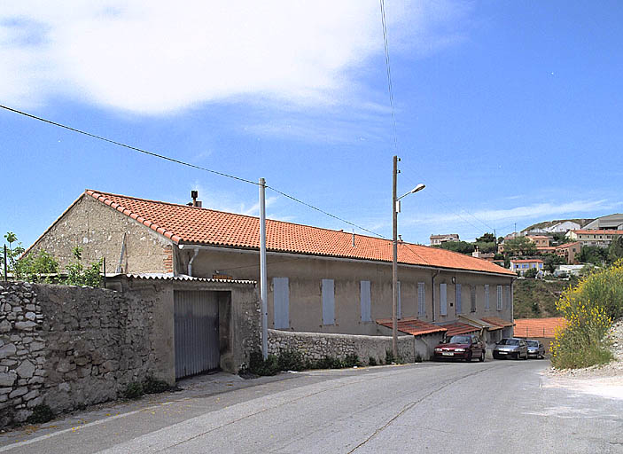Vue générale de la façade nord sur la rue Panetière, prise depuis l'est, en contre-haut.
