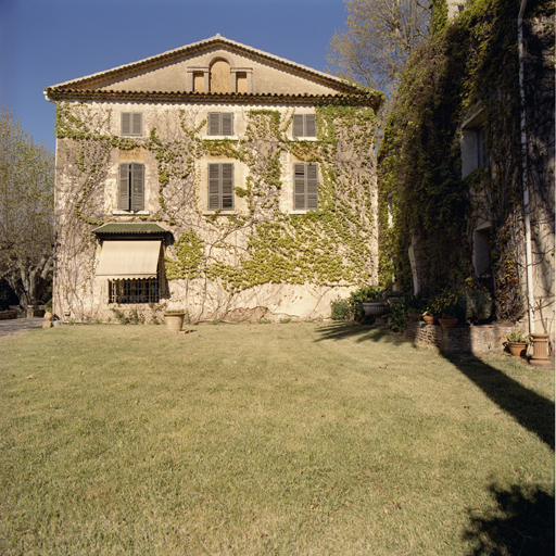 Maison. Façade latérale sud-est.